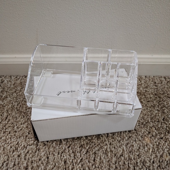 9 compartments deluxe makeup organizer - Picture 1 of 4